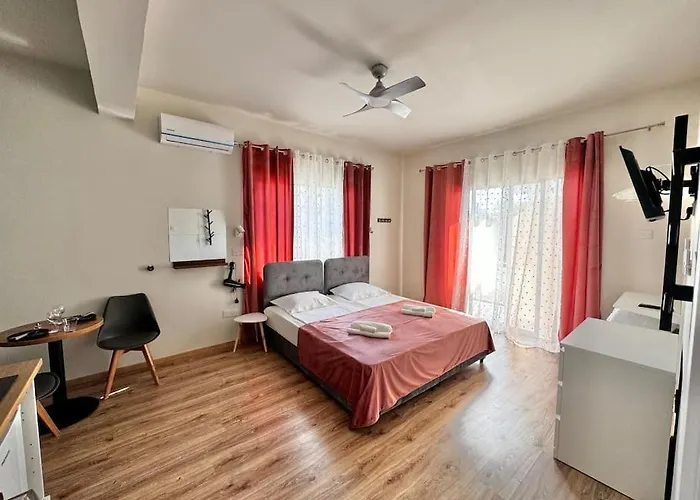 Smart Comfort Studion5 Private Kitchenette Bathroom Beach 250M Marina Port Old City 900M