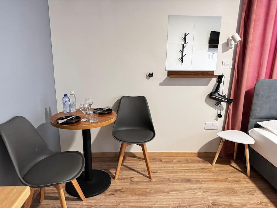 Smart Comfort Studion5 Private Kitchenette Bathroom 250m Marina Port Old 900m Appartement *